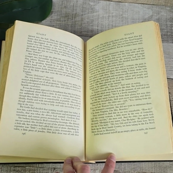 Giant by Edna Ferber - Picture 4 of 4